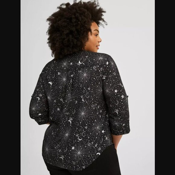 Torrid Harper 3/4 Sleeve Pullover Blouse - Picture 2 of 6